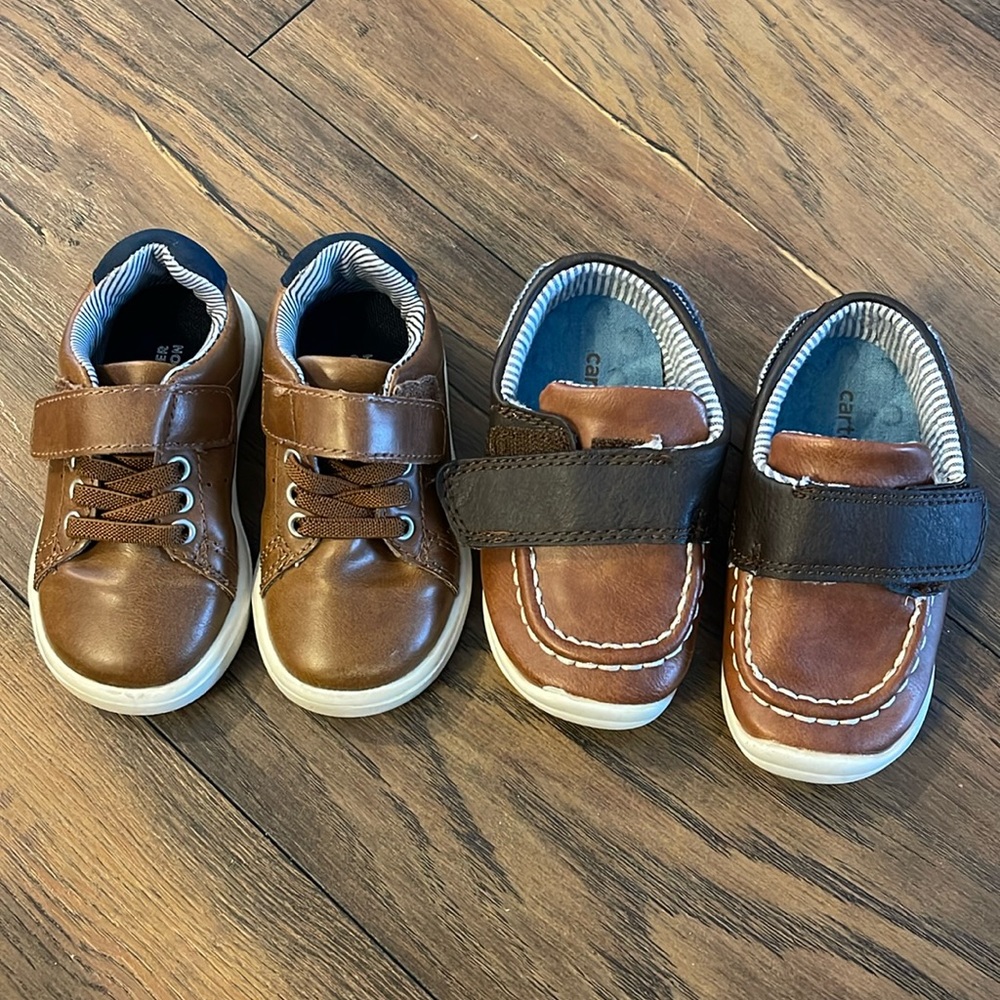 2 pairs of dress shoes